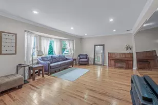 65 Stratford N, Roslyn Heights, NY 11577 - Photo 3