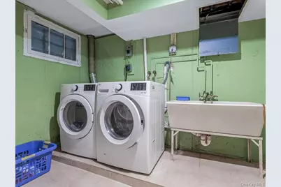 65 Stratford N, Roslyn Heights, NY 11577 - Photo 19