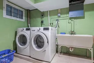 65 Stratford N, Roslyn Heights, NY 11577 - Photo 19