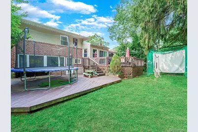 65 Stratford N, Roslyn Heights, NY 11577 - Photo 21