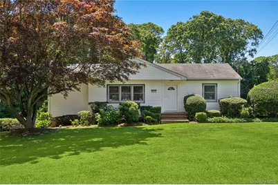 9 Squiretown Road, Hampton Bays, NY 11946 - Photo 1