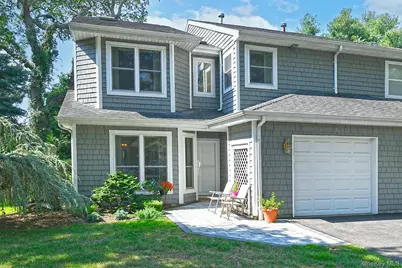 4 Madder Lake Circle #4, Commack, NY 11725 - Photo 1