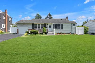 14 Heath Lane, East Northport, NY 11731 - Photo 1