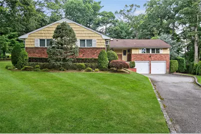 8 Milford Court, Plainview, NY 11803 - Photo 1