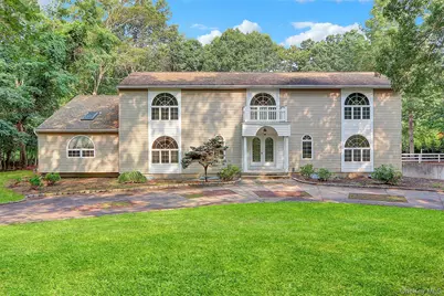 4 Doe Run, Manorville, NY 11949 - Photo 1