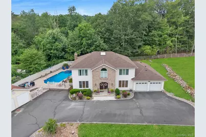 55 Burda Lane, New City, NY 10956 - Photo 1