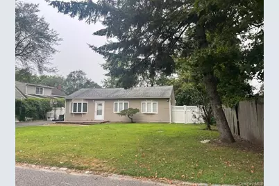 16 Lincoln Drive, Oakdale, NY 11769 - Photo 1