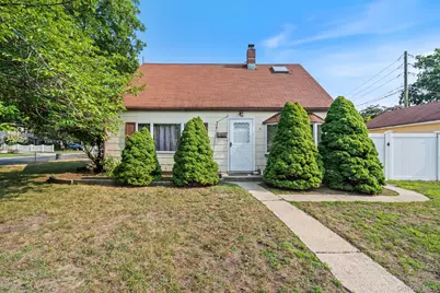3 Clover Lane, Levittown, NY 11756 - Photo 1