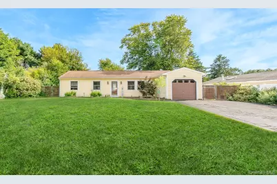 16 Malcolm Street, Bellport, NY 11713 - Photo 1