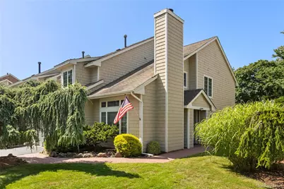 21 Oakmont Lane, Bay Shore, NY 11706 - Photo 1