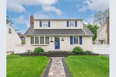 114 Dorset Avenue, Albertson, NY 11507 - Photo 1