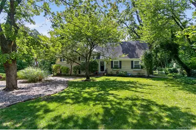15 The Oaks, Roslyn, NY 11576 - Photo 1