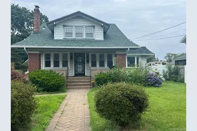 221 E Dean Street, Freeport, NY 11520 - Photo 1