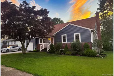 644 N Briarwood Avenue, West Islip, NY 11795 - Photo 1