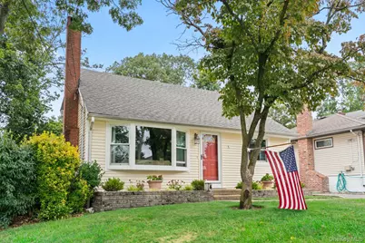 3 Knollwood Avenue, Bayville, NY 11709 - Photo 1