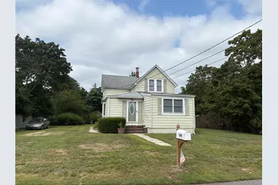 184 Mount Vernon Ave., Medford, NY 11763 - Photo 1