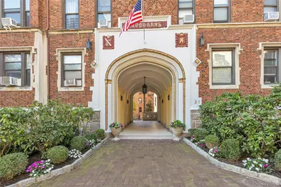 31 Pondfield Road W #1, Bronxville, NY 10708 - Photo 1