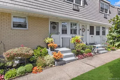 4710 Wilshire Lane #4710, Oakdale, NY 11769 - Photo 1