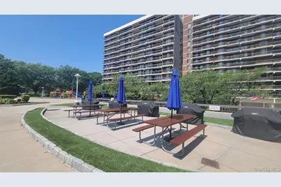 152-18 Union Turnpike #11A, Flushing, NY 11367 - Photo 1
