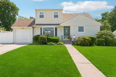 452 15th Street, West Babylon, NY 11704 - Photo 1