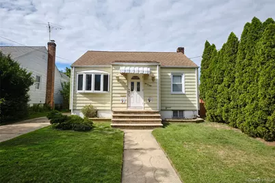 101 Hampton Avenue, Albertson, NY 11507 - Photo 1