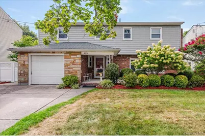 405 Cornwell Avenue, Malverne, NY 11564 - Photo 1