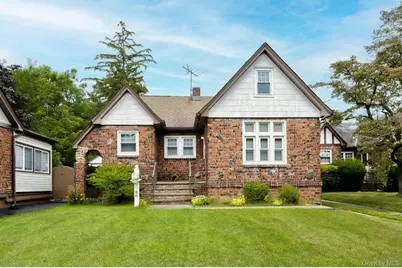 86 N Bayview Avenue, Freeport, NY 11520 - Photo 1