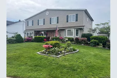 9 Hollings Drive, Deer Park, NY 11729 - Photo 1