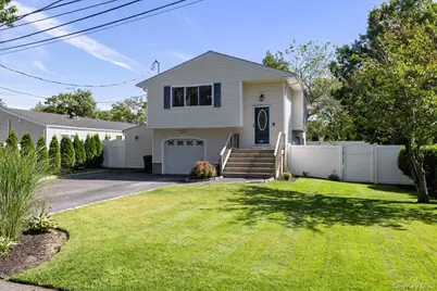 15 Grand Avenue, Patchogue, NY 11772 - Photo 1
