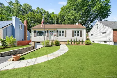 37 Parkview Court, White Plains, NY 10603 - Photo 1