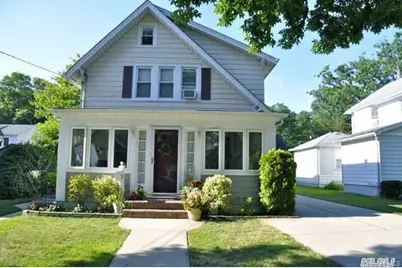 22 Jarvis Place #Upper, Lynbrook, NY 11563 - Photo 1