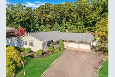 39 Robinhood Lane, East Setauket, NY 11733 - Photo 1