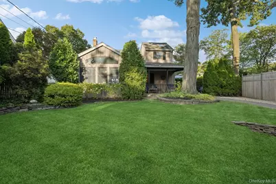 115 Taft Crescent, Centerport, NY 11721 - Photo 1