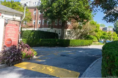 7 Chateaux Circle #7E, Scarsdale, NY 10583 - Photo 1