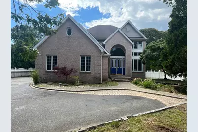 21B Hart Place, Dix Hills, NY 11746 - Photo 1