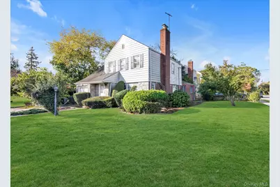 95 Dogwood Avenue, Malverne, NY 11565 - Photo 1