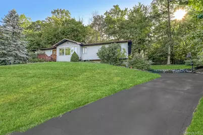 54 Newport Drive, Nanuet, NY 10954 - Photo 1