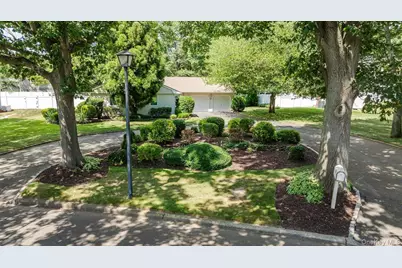 10 Pashen Place, Dix Hills, NY 11746 - Photo 1