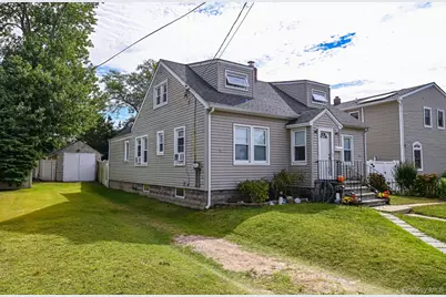 7 Bailey Avenue, Babylon, NY 11702 - Photo 1