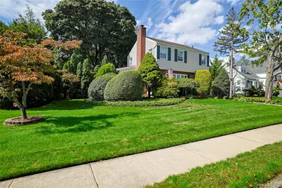 27 Coolidge Street, Malverne, NY 11565 - Photo 1