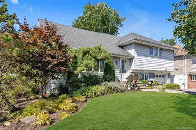 338 W Henrietta Avenue, Oceanside, NY 11572 - Photo 1