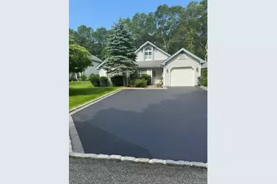 33 Huntingdale Way, Middle Island, NY 11953 - Photo 1