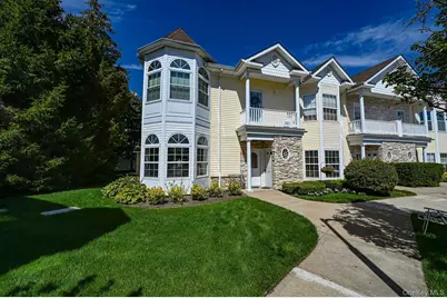 513 Narragansett Villas Drive #513, Lindenhurst, NY 11757 - Photo 1