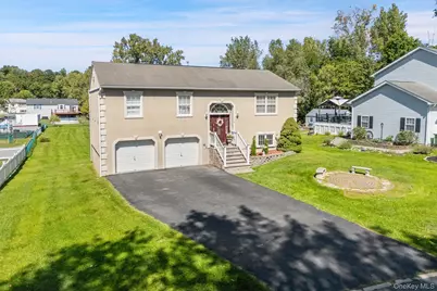 2 Danielle Court, Middletown, NY 10940 - Photo 1