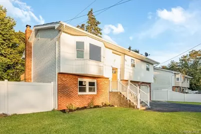 159 Coates Avenue N, Holbrook, NY 11741 - Photo 1