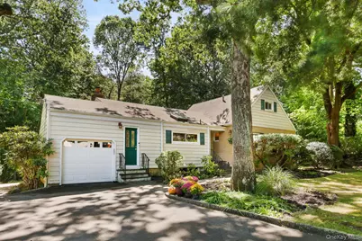 7 Crestwood Lane, New Rochelle, NY 10804 - Photo 1