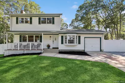 28 Val Court, Holbrook, NY 11741 - Photo 1