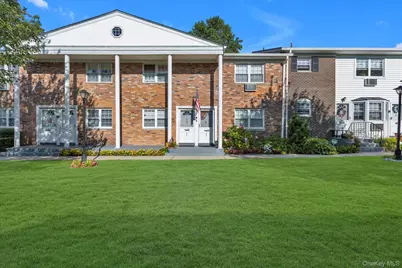 4821 Wilshire Lane #4821, Oakdale, NY 11769 - Photo 1