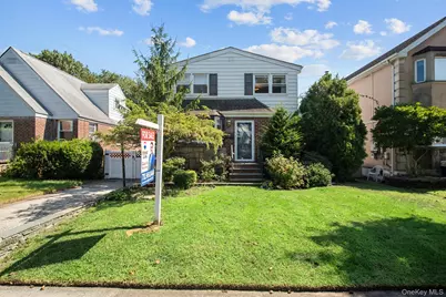 265-08 E Williston Avenue, Floral Park, NY 11001 - Photo 1