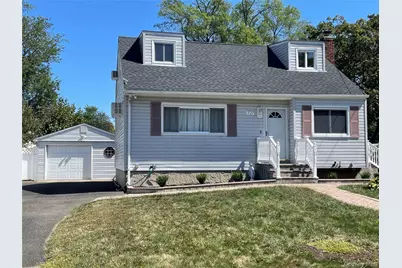 1727 Pine Grove Boulevard, Bay Shore, NY 11706 - Photo 1